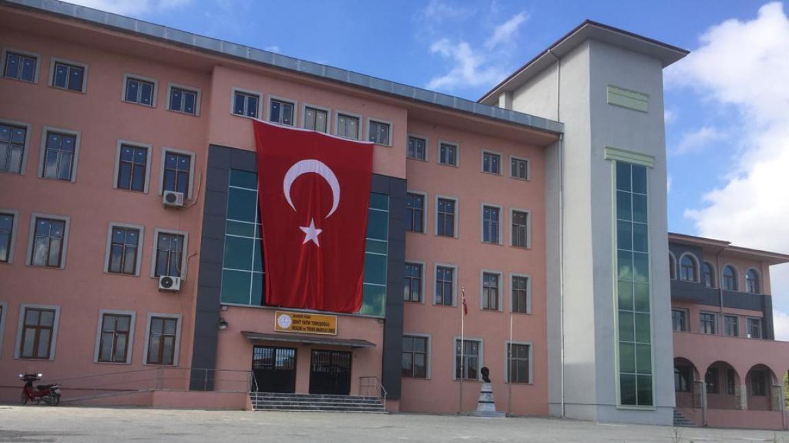 Şehit Fatih Tomuşoğlu Mesleki ve Teknik Anadolu Lisesi Fotoğrafı